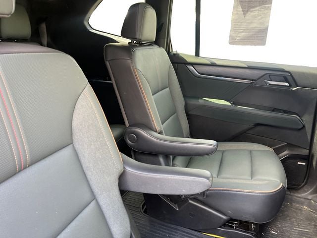 2025 GMC Acadia AT4