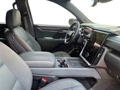 2025 GMC Acadia AT4