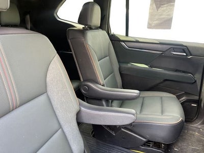 2025 GMC Acadia AT4
