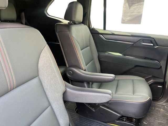 2025 GMC Acadia AT4