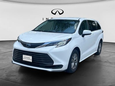 2021 Toyota Sienna LE 8 Passenger
