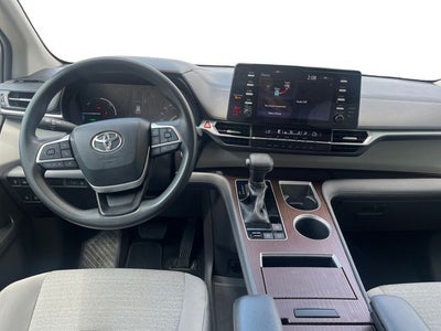 2021 Toyota Sienna LE 8 Passenger