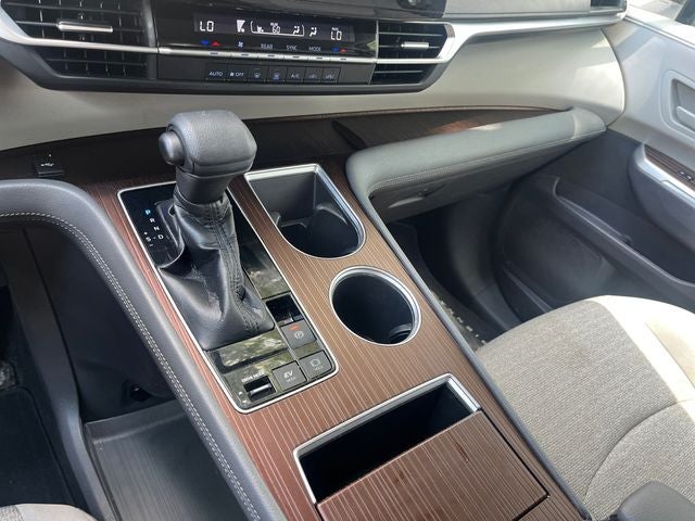 2021 Toyota Sienna LE 8 Passenger