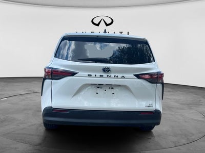 2021 Toyota Sienna LE 8 Passenger