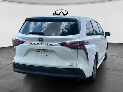 2021 Toyota Sienna LE 8 Passenger