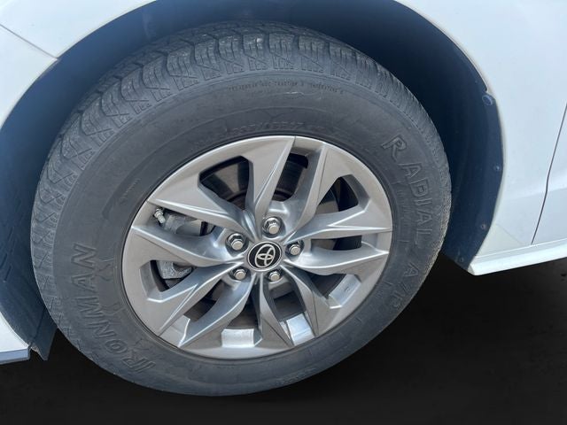 2021 Toyota Sienna LE 8 Passenger