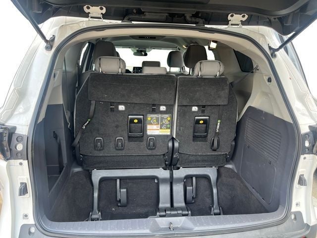 2021 Toyota Sienna LE 8 Passenger