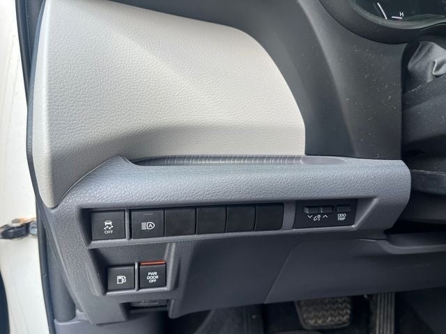 2021 Toyota Sienna LE 8 Passenger