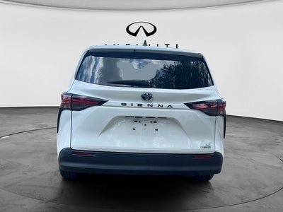 2021 Toyota Sienna LE 8 Passenger