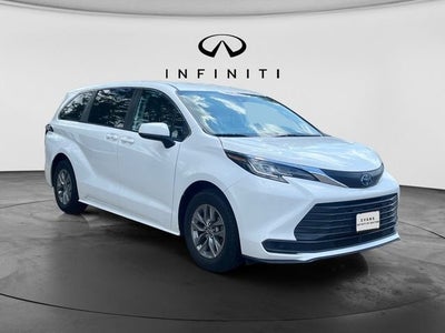 2021 Toyota Sienna LE 8 Passenger