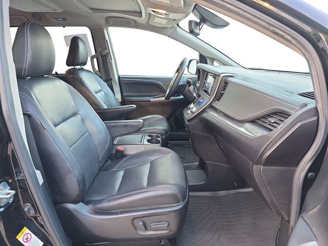 2018 Toyota Sienna SE Premium 8 Passenger