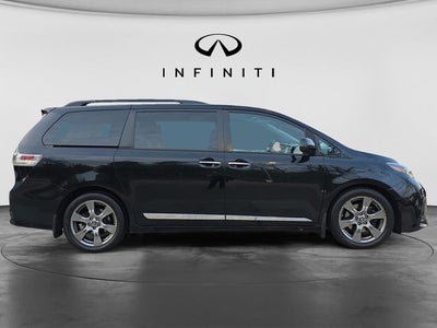 2018 Toyota Sienna SE Premium 8 Passenger