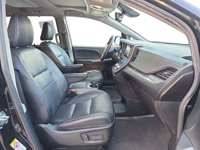 2018 Toyota Sienna SE Premium 8 Passenger