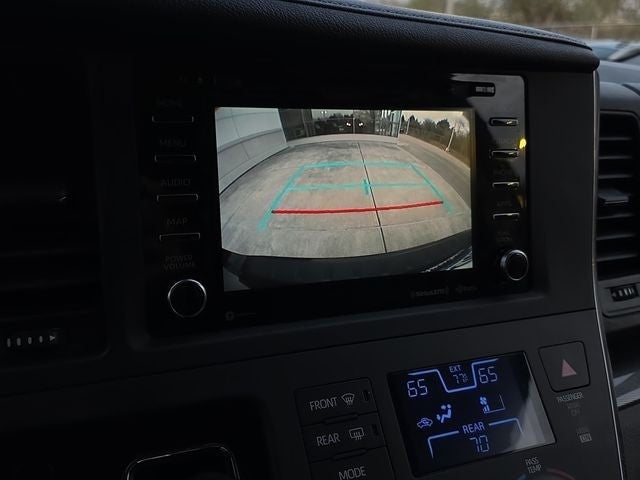 2018 Toyota Sienna SE Premium 8 Passenger