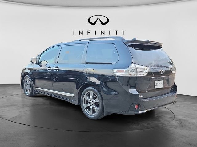 2018 Toyota Sienna SE Premium 8 Passenger