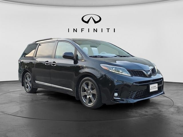 2018 Toyota Sienna SE Premium 8 Passenger