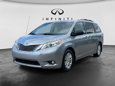 2013 Toyota Sienna XLE 8 Passenger