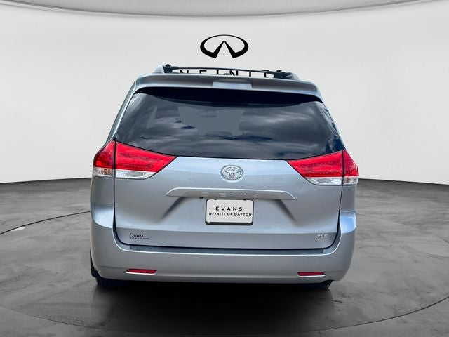 2013 Toyota Sienna XLE 8 Passenger