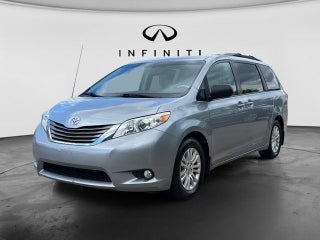 2013 Toyota Sienna XLE 8 Passenger
