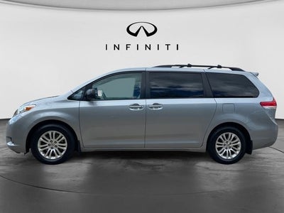 2013 Toyota Sienna XLE 8 Passenger