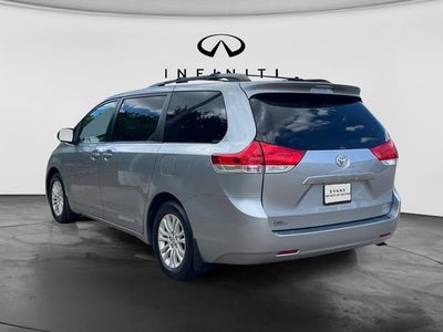 2013 Toyota Sienna XLE 8 Passenger