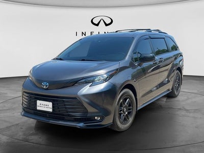 2025 Toyota Sienna XLE 8 Passenger