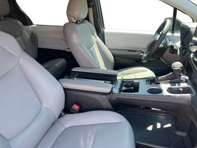 2025 Toyota Sienna XLE 8 Passenger