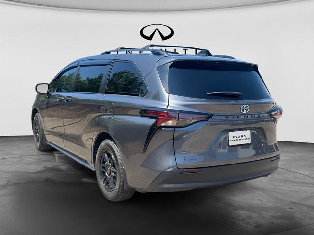 2025 Toyota Sienna XLE 8 Passenger
