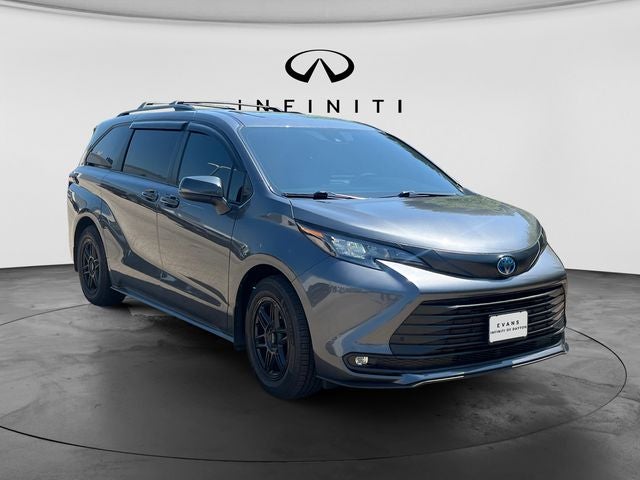 2025 Toyota Sienna XLE 8 Passenger