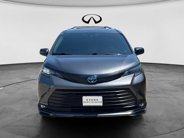 2025 Toyota Sienna XLE 8 Passenger