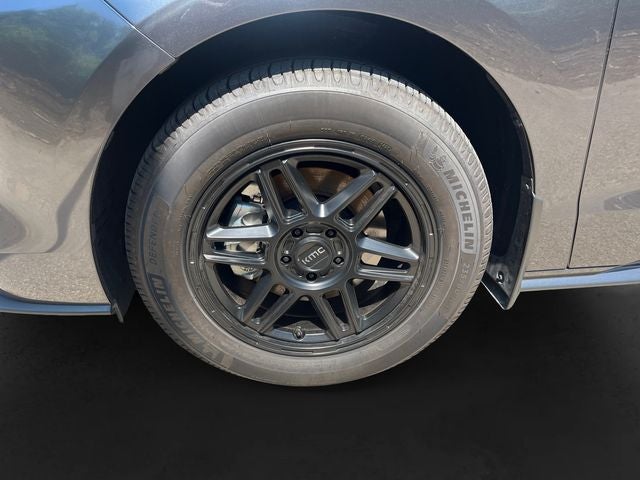 2025 Toyota Sienna XLE 8 Passenger