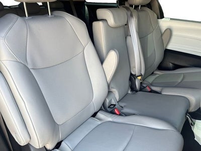 2025 Toyota Sienna XLE 8 Passenger