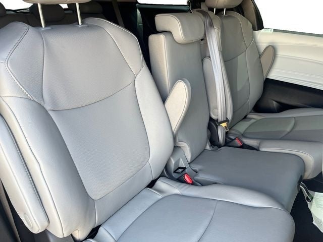 2025 Toyota Sienna XLE 8 Passenger