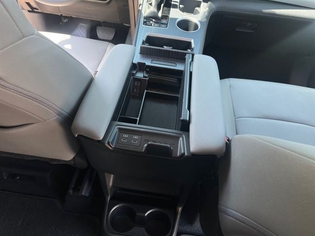 2025 Toyota Sienna XLE 8 Passenger