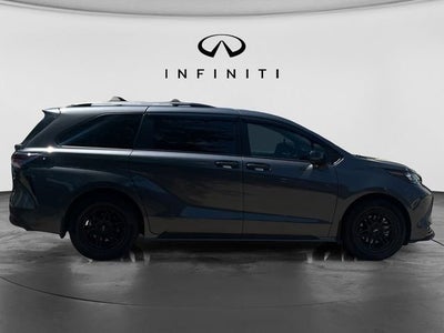 2025 Toyota Sienna XLE 8 Passenger