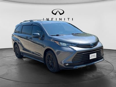2025 Toyota Sienna XLE 8 Passenger