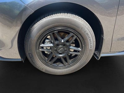 2025 Toyota Sienna XLE 8 Passenger