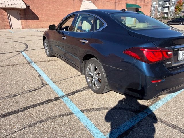 2019 INFINITI Q70 3.7 LUXE AWD
