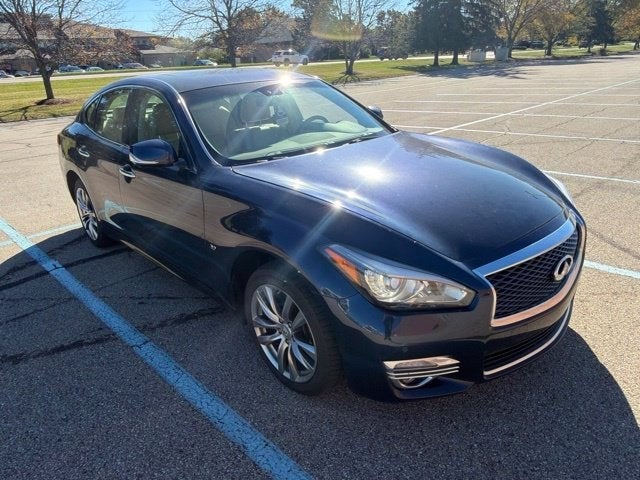 2019 INFINITI Q70 3.7 LUXE AWD