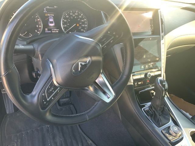 2022 INFINITI Q60 LUXE AWD