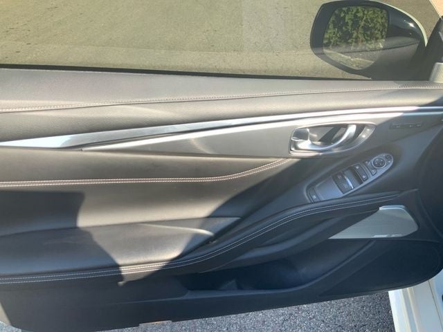 2022 INFINITI Q60 LUXE AWD