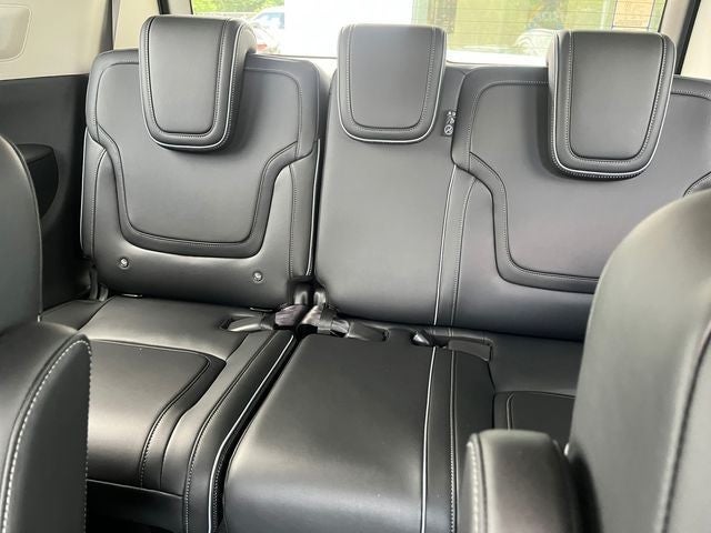 2027 INFINITI QX80 Luxe 4WD
