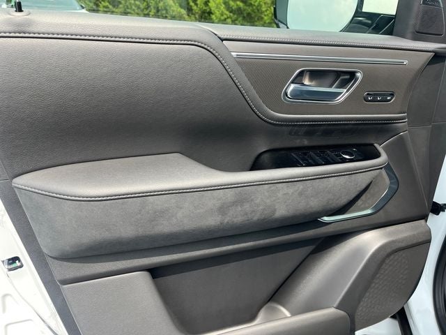 2027 INFINITI QX80 Luxe 4WD