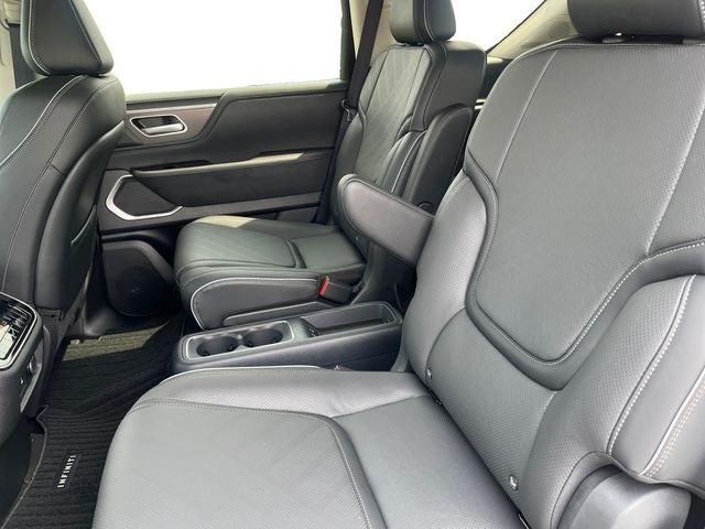 2027 INFINITI QX80 Luxe 4WD
