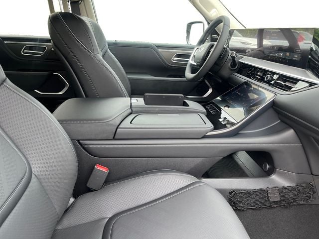 2027 INFINITI QX80 Luxe 4WD