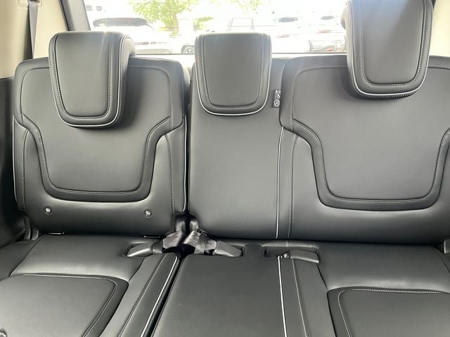2027 INFINITI QX80 Luxe 4WD
