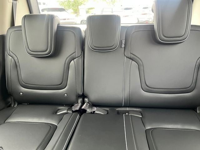 2027 INFINITI QX80 Luxe 4WD