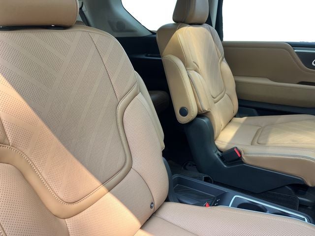 2027 INFINITI QX80 Luxe 4WD