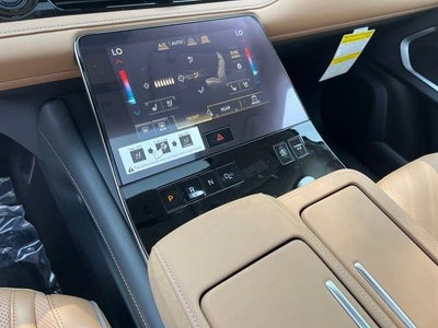 2027 INFINITI QX80 Luxe 4WD