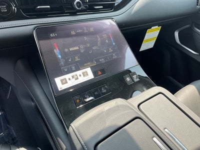 2027 INFINITI QX80 Luxe 4WD